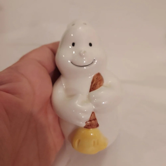 King May China Halloween Ceramic Ghosts Salt and Pepper Shakers - Picture 13 of 13